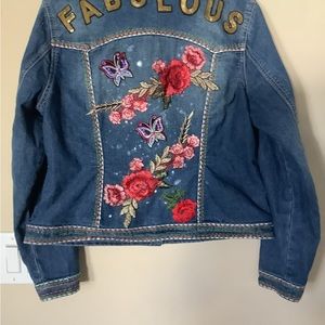 Chaquetas decoradas dándole una segunda oportunidad a estas prendas